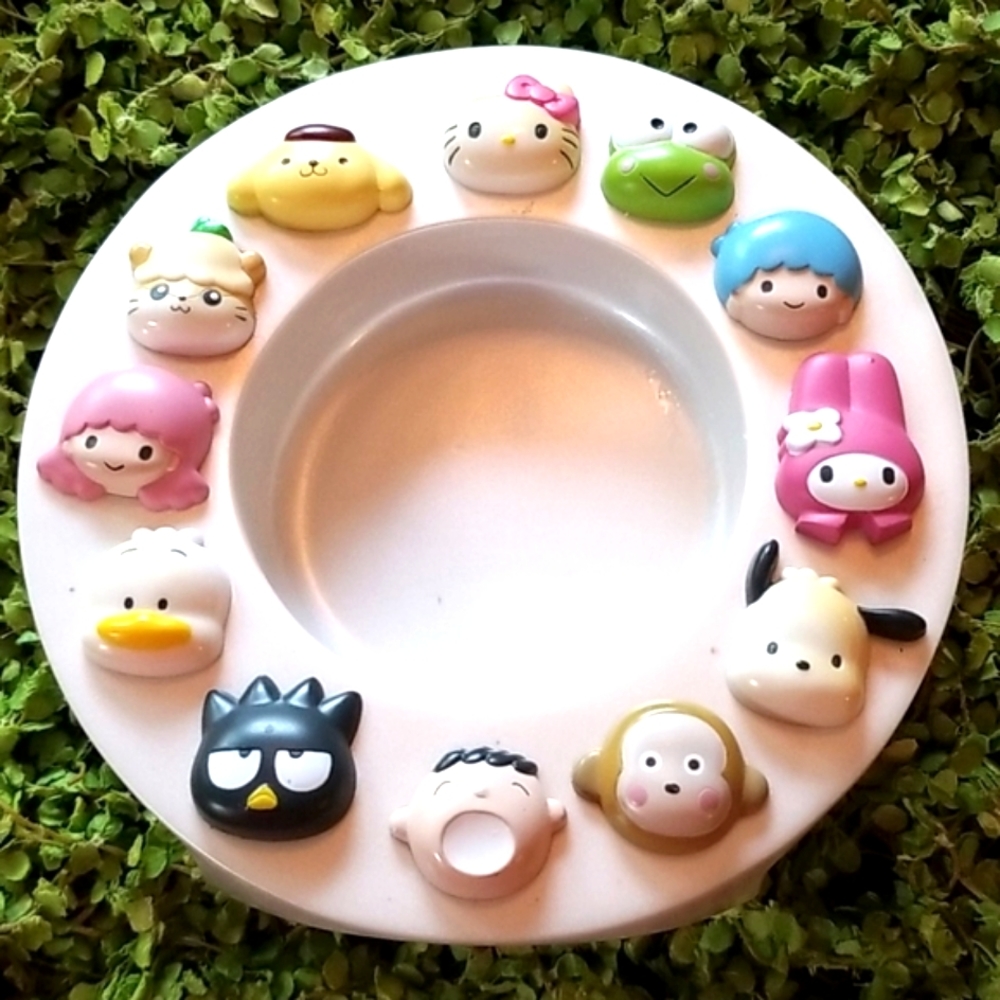 90's SANRIO Rare SMILES Cutest ICONIC HELLO KITTY Collectible ALL Friends CLOCK - Picture 9 of 16